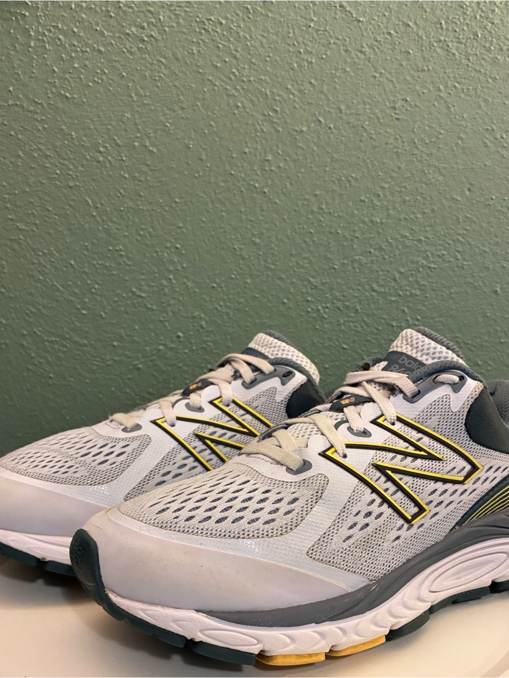New Balance 840 Running Walking Shoes Gray Yellow Cushioned Sneakers